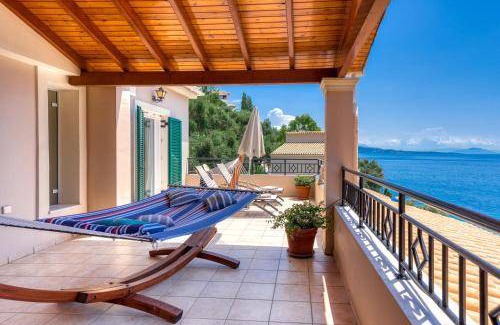 Katavolos Villa | 200 m² Villa ∙ 3 bedrooms ∙ 7 guests