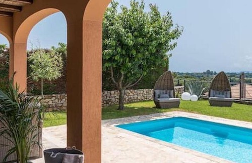 Klismata Villa | 200 m² Villa ∙ 3 bedrooms ∙ 6 guests