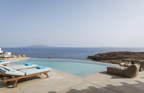 Kalafatis Villa | 200 m² Villa ∙ 9 bedrooms ∙ 20 guests