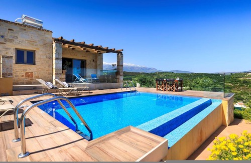 Almyrida Villa | 203 m² Villa ∙ 3 bedrooms ∙ 6 guests