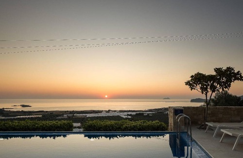 Limeniskos House | 210 m² House ∙ 5 bedrooms ∙ 12 guests