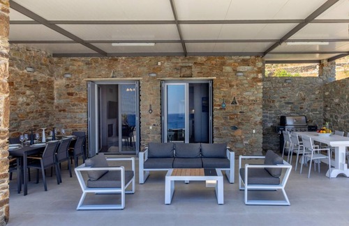 Agios Sostis Villa | 210 m² Villa ∙ 3 bedrooms ∙ 8 guests
