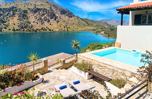 Kavallos House | 220 m² House ∙ 6 bedrooms ∙ 16 guests