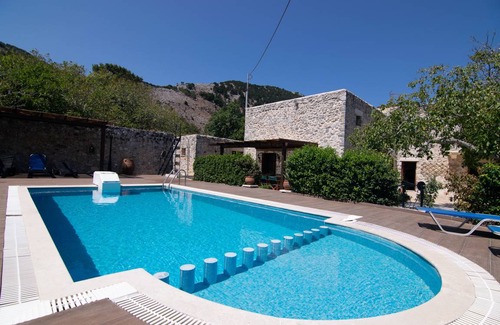 Impros Villa | 220 m² Villa ∙ 5 bedrooms ∙ 10 guests