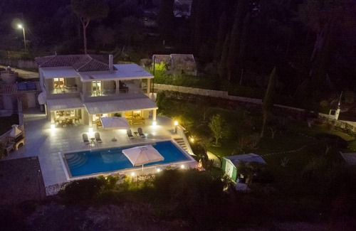 Gouvia Villa | 2200 m² Villa ∙ 5 bedrooms ∙ 10 guests