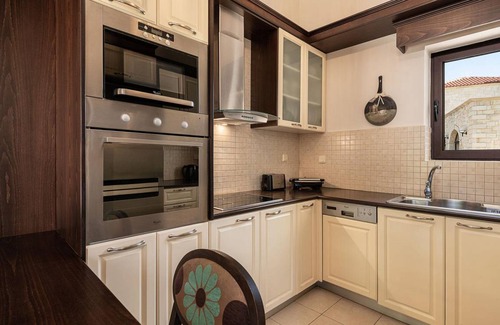 Platanias Town House | 230 m² Farmhouse ∙ 4 bedrooms ∙ 10 guests