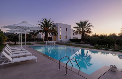 Corfu Villa | 230 m² Villa ∙ 4 bedrooms ∙ 8 guests