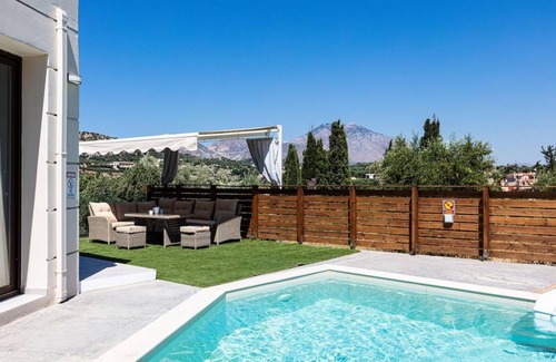 Perama Villa | 235 m² Villa ∙ 5 bedrooms ∙ 10 guests