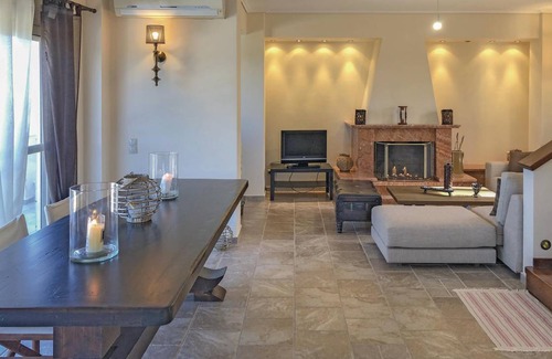 Pylos-Nestoras House | 240 m² House ∙ 5 bedrooms ∙ 12 guests