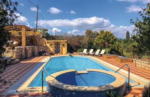 Pylos-Nestoras House | 240 m² House ∙ 5 bedrooms ∙ 12 guests