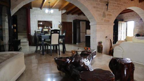 Kappariana Villa | 240 m² Villa ∙ 3 bedrooms ∙ 6 guests