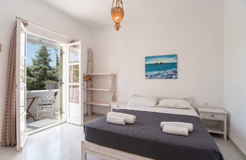 Paros House | 25 m² House ∙ 1 bedroom ∙ 2 guests