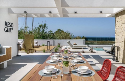 Sfakaki Apartment | 250 m² Apartment ∙ 4 bedrooms ∙ 9 guests