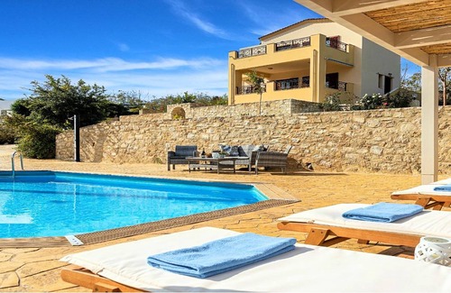 Episkopi Apartment | 250 m² Apartment ∙ 5 bedrooms ∙ 16 guests