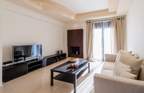 Asgourou House | 250 m² House ∙ 3 bedrooms ∙ 7 guests