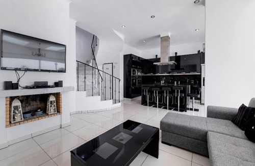 Gennadi House | 250 m² House ∙ 4 bedrooms ∙ 10 guests