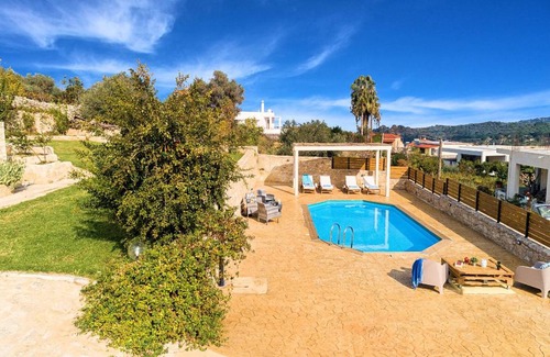 Episkopi House | 250 m² House ∙ 5 bedrooms ∙ 16 guests