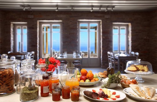 Ioulida Apartment | 250 m² Serviced apartment ∙ 3 bedrooms ∙ 127 guests