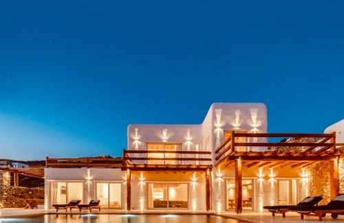 Houlakia Villa | 250 m² Villa ∙ 5 bedrooms ∙ 10 guests