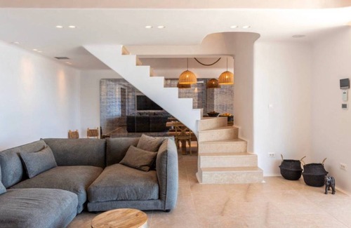 Houlakia Villa | 250 m² Villa ∙ 5 bedrooms ∙ 10 guests