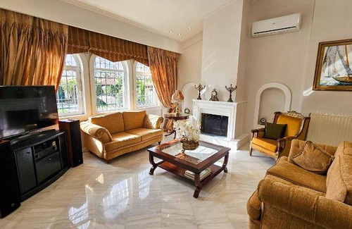 Saronikos Villa | 250 m² Villa ∙ 3 bedrooms ∙ 7 guests