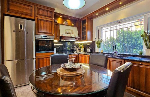 Saronikos Villa | 250 m² Villa ∙ 3 bedrooms ∙ 7 guests