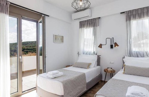 Pikris Villa | 250 m² Villa ∙ 3 bedrooms ∙ 7 guests
