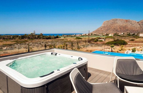 Stavros Villa | 250 m² Villa ∙ 4 bedrooms ∙ 8 guests