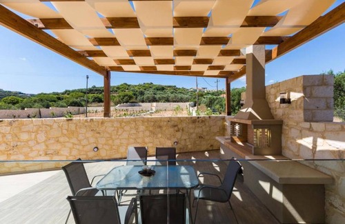 Almyrida Villa | 250 m² Villa ∙ 5 bedrooms ∙ 10 guests