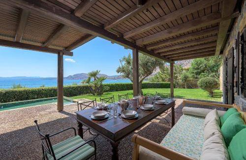 Pefkos Villa | 250 m² Villa ∙ 6 bedrooms ∙ 15 guests