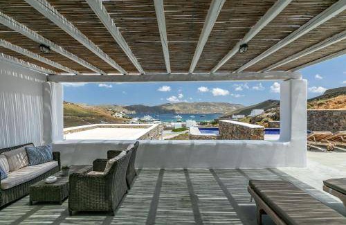 Panormos Villa | 250 m² Villa ∙ 8 guests