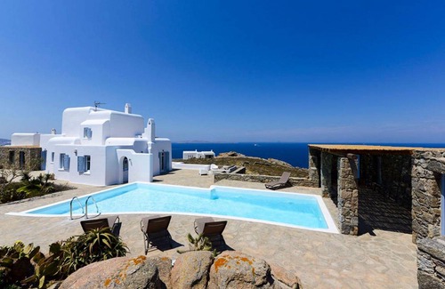Houlakia House | 260 m² House ∙ 5 bedrooms ∙ 10 guests