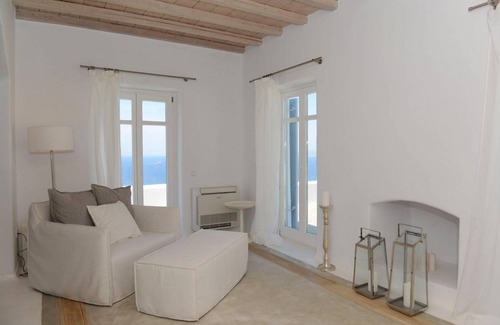 Houlakia House | 260 m² House ∙ 5 bedrooms ∙ 10 guests