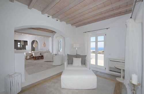Houlakia House | 260 m² House ∙ 5 bedrooms ∙ 10 guests