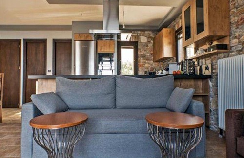Megas Gialos House | 265 m² House ∙ 5 bedrooms ∙ 10 guests