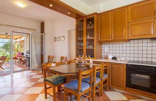 Skalani Resort | 270 m² Resort ∙ 6 bedrooms ∙ 12 guests
