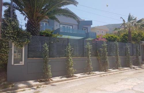 Kalyvia Thorikou Villa | 270 m² Villa ∙ 3 bedrooms ∙ 5 guests