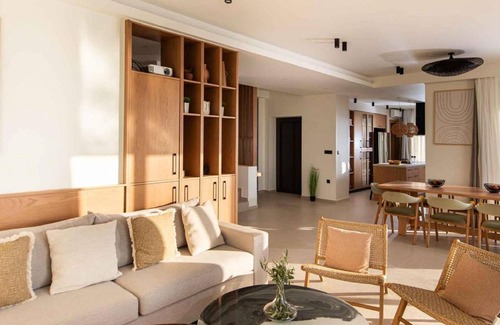 Limeniskos Apartment | 280 m² Apartment ∙ 7 bedrooms ∙ 16 guests