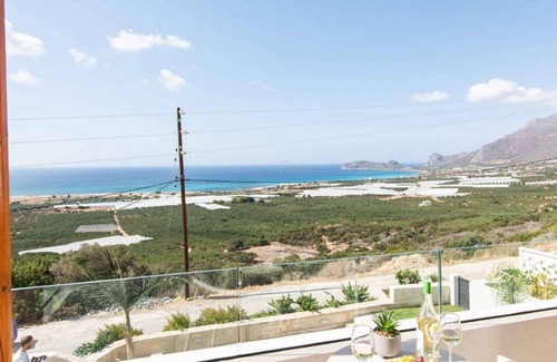 Limeniskos Apartment | 280 m² Apartment ∙ 7 bedrooms ∙ 16 guests