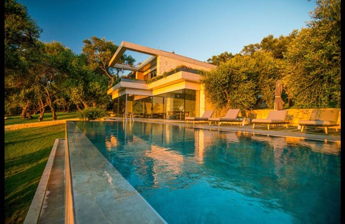 Sinarades Villa | 280 m² Villa ∙ 3 bedrooms ∙ 6 guests