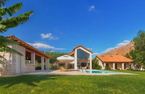 Nafplio Villa | 280 m² Villa ∙ 3 bedrooms ∙ 10 guests