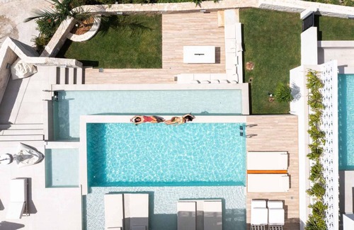 Limeniskos Villa | 280 m² Villa ∙ 7 bedrooms ∙ 16 guests