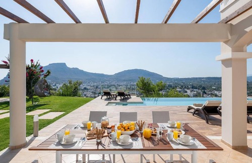 Archangelos House | 295 m² House ∙ 5 bedrooms ∙ 10 guests