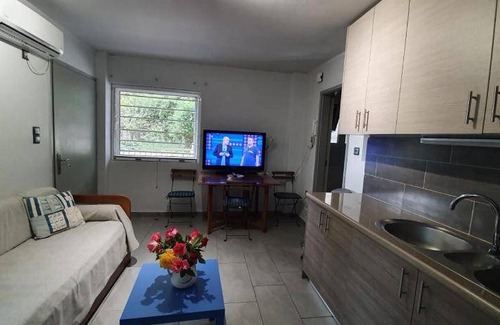 Vouliagmeni Apartment | 30 m² Apartment ∙ 1 bedroom ∙ 4 guests