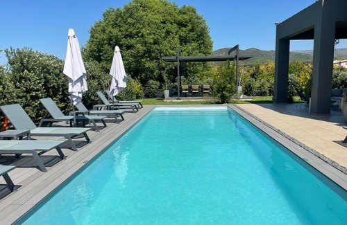 Alikianos House | 300 m² House ∙ 6 bedrooms ∙ 14 guests