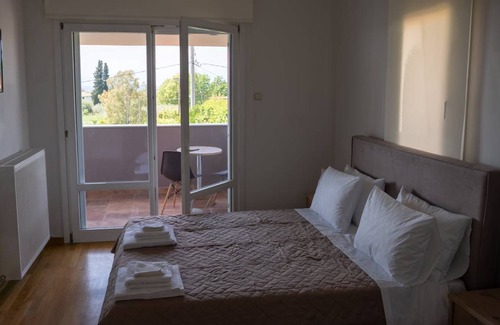 Kato Lechonia House | 300 m² House ∙ 3 bedrooms ∙ 6 guests