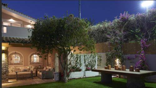 Saronikos Villa | 300 m² Villa ∙ 4 bedrooms ∙ 8 guests