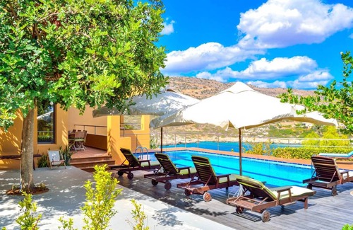 Marathi Villa | 300 m² Villa ∙ 5 bedrooms ∙ 12 guests