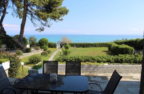 Kassandra Villa | 300 m² Villa ∙ 6 bedrooms ∙ 12 guests