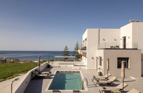 Sfakaki Villa | 320 m² Villa ∙ 10 bedrooms ∙ 22 guests